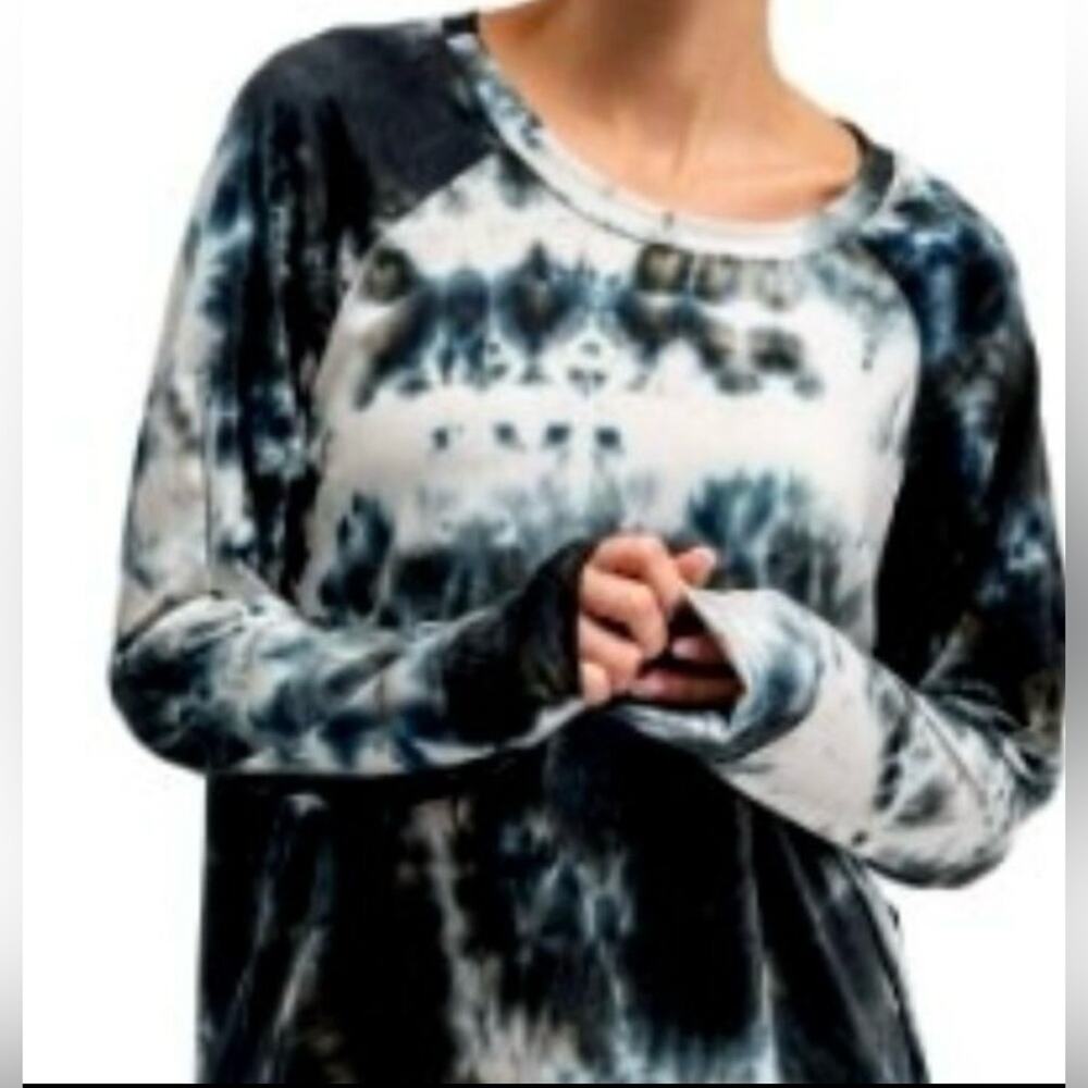 Hello Mello Navy Dye the Limit Top with Pouch Size Medium NWT